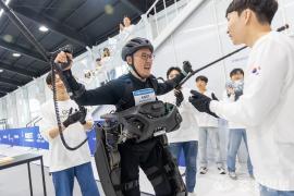 KAIST, 웨어러블 로봇…세계 최강 자리에 우뚝 대문사진, 이미지 설명: KAIST, 웨어러블 로봇…세계 최강 자리에 우뚝 사진