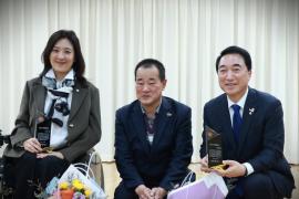 박수현 의원, 전국장애인부모연대 최우수 의정활동상 수상 대문사진, 이미지 설명: 박수현 의원, 전국장애인부모연대 최우수 의정활동상 수상 사진