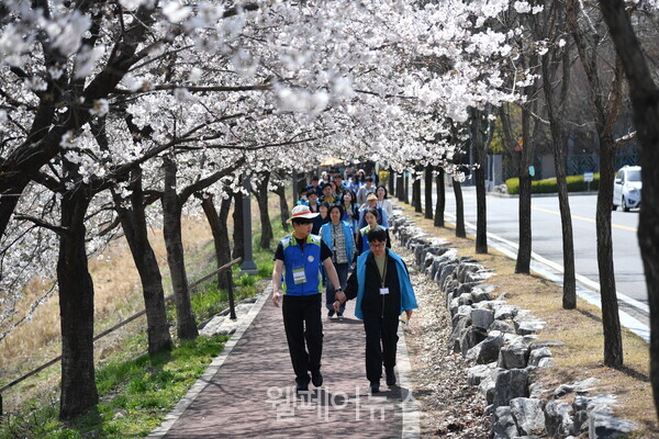대전장애인종합복지관, 한국조폐공사와 함께 벚꽃행사 대문사진