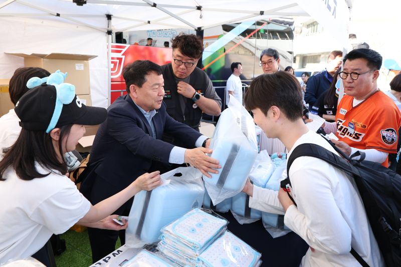 한국수자원공사, 대전 취약계층 초청, 프로야구 경기 관람 대문사진